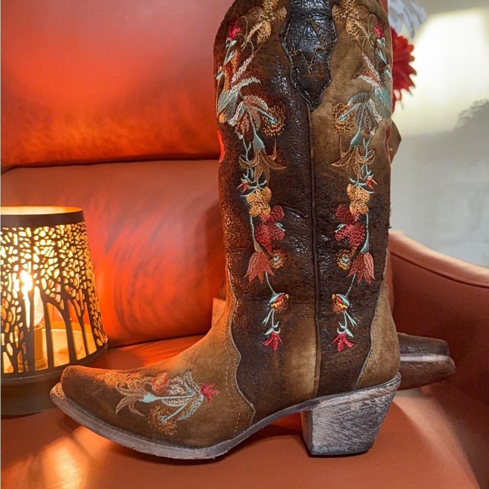 Corral Brown Floral Embroidered Heeled Boots - Picture 4 of 9